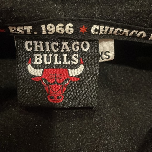 YOUTH BULLS ZIP UP🐂‼️ - Picture 2 of 2